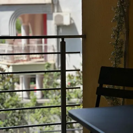 New Bazaar Area, Modern 1br, Private Parking, Ines 公寓 地拉那
