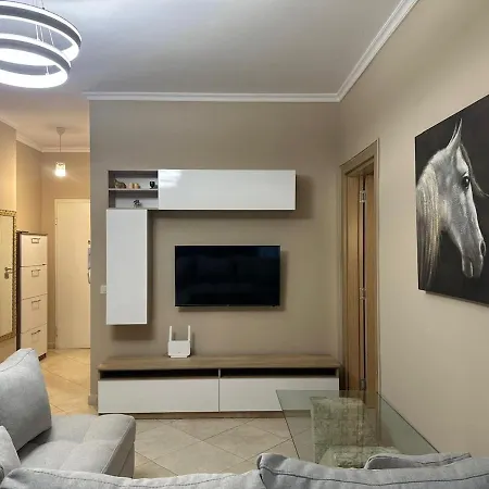 New Bazaar Area, Modern 1br, Private Parking, Ines *